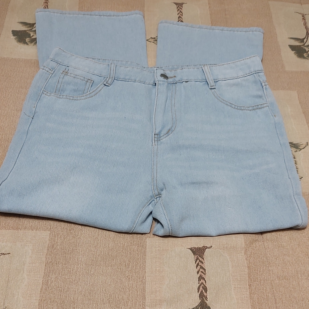 High-Rise Light Blue Women's Jeans — Classic Fit